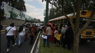 Buses han trasladado a personas en manifestaciones atípicas. Foto La Hora: José Orozco.